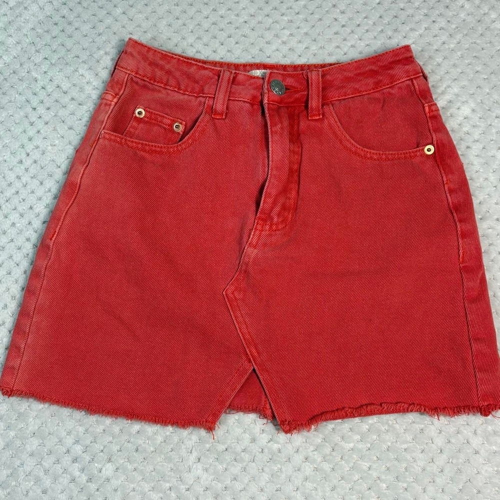 GB Gianni Bini Red Denim Mini Skirt Frayed Raw Hem Womens Size XS